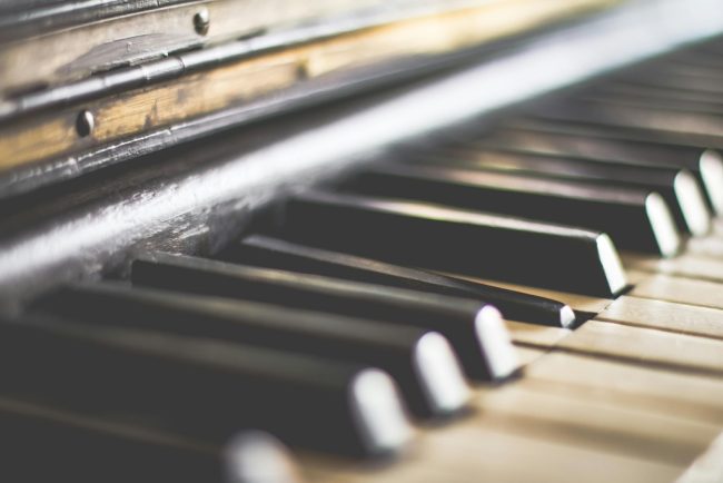 Types of strings on a piano